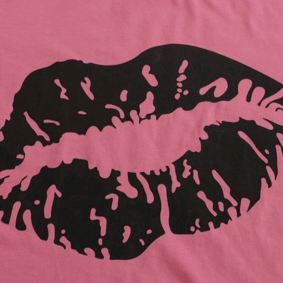 🍉5 for $25* Lipstick Print Tee - Picture 5 of 6